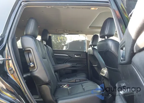 2018 Toyota Highlander Se z USA, uszkodzony, nr VIN 5TDJZRFH7JS868717